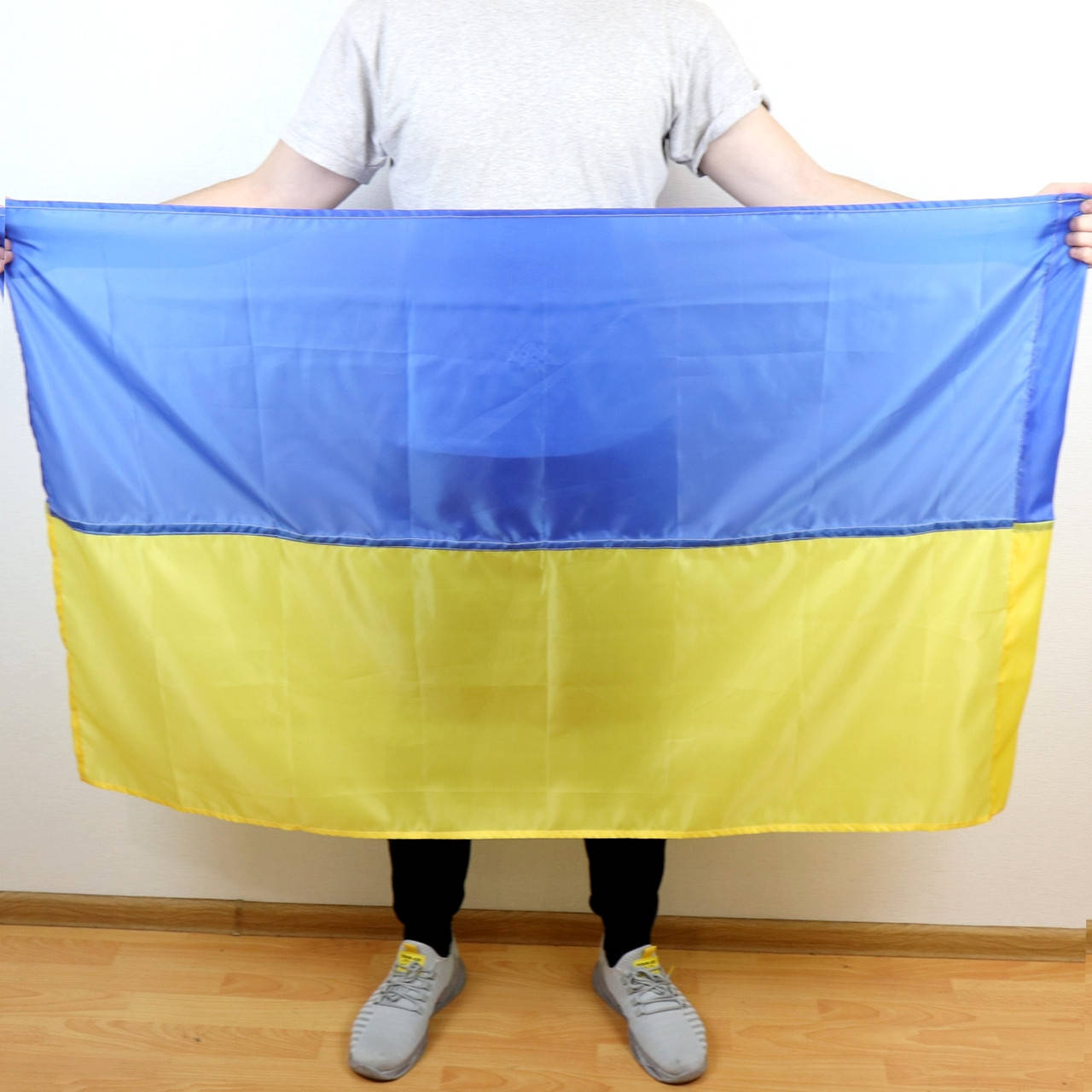 Большой флаг Украины 140х90 см, Прошитый по периметру. Карман для флагштока Желто-голубой (Оригинальные фото)
Большой флаг Украины 140х90 см, Прошитый по периметру. Карман для флагштока Желто-голубой (Оригинальные фото)