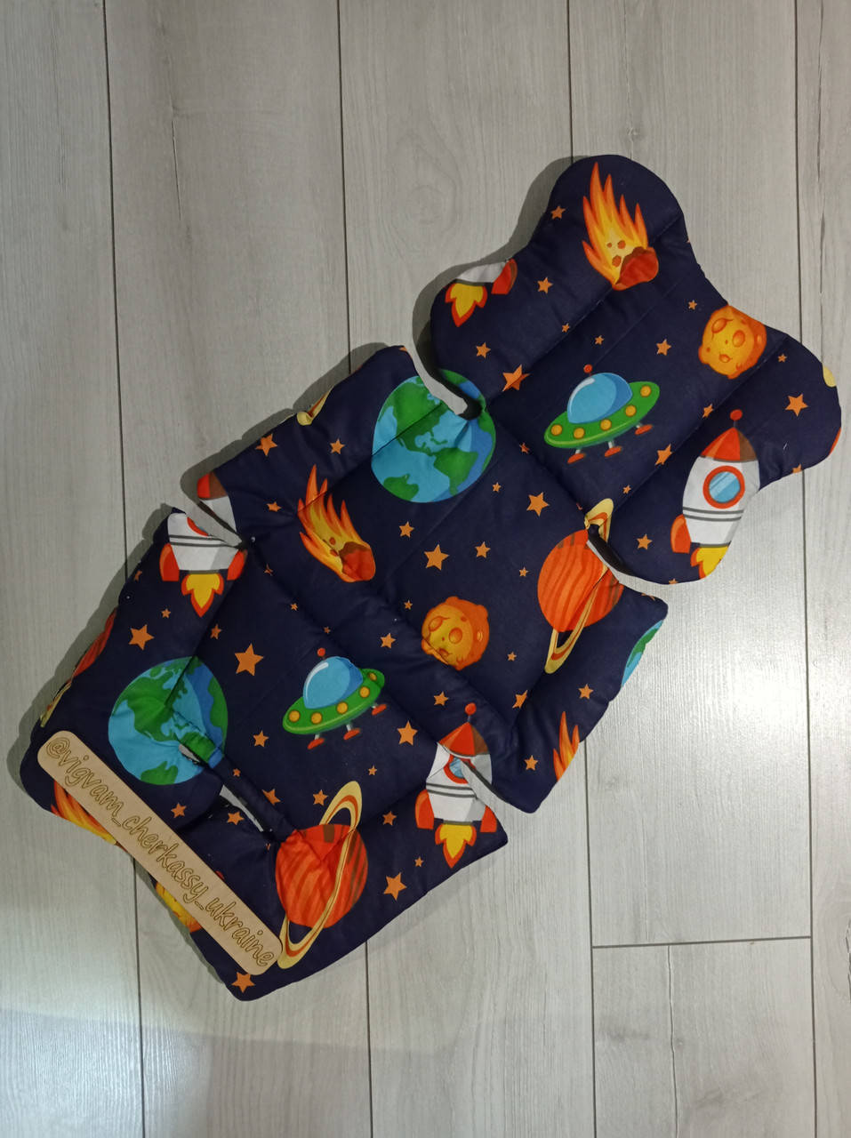 Матрасик в коляску универсальный зимний двохсторонний бабочка на хлопкопоне синтепоне летний теплый Хлопкопон, Черный 
Матрасик в коляску универсальный зимний двохсторонний бабочка на хлопкопоне синтепоне летний теплый Хлопкопон, Черный