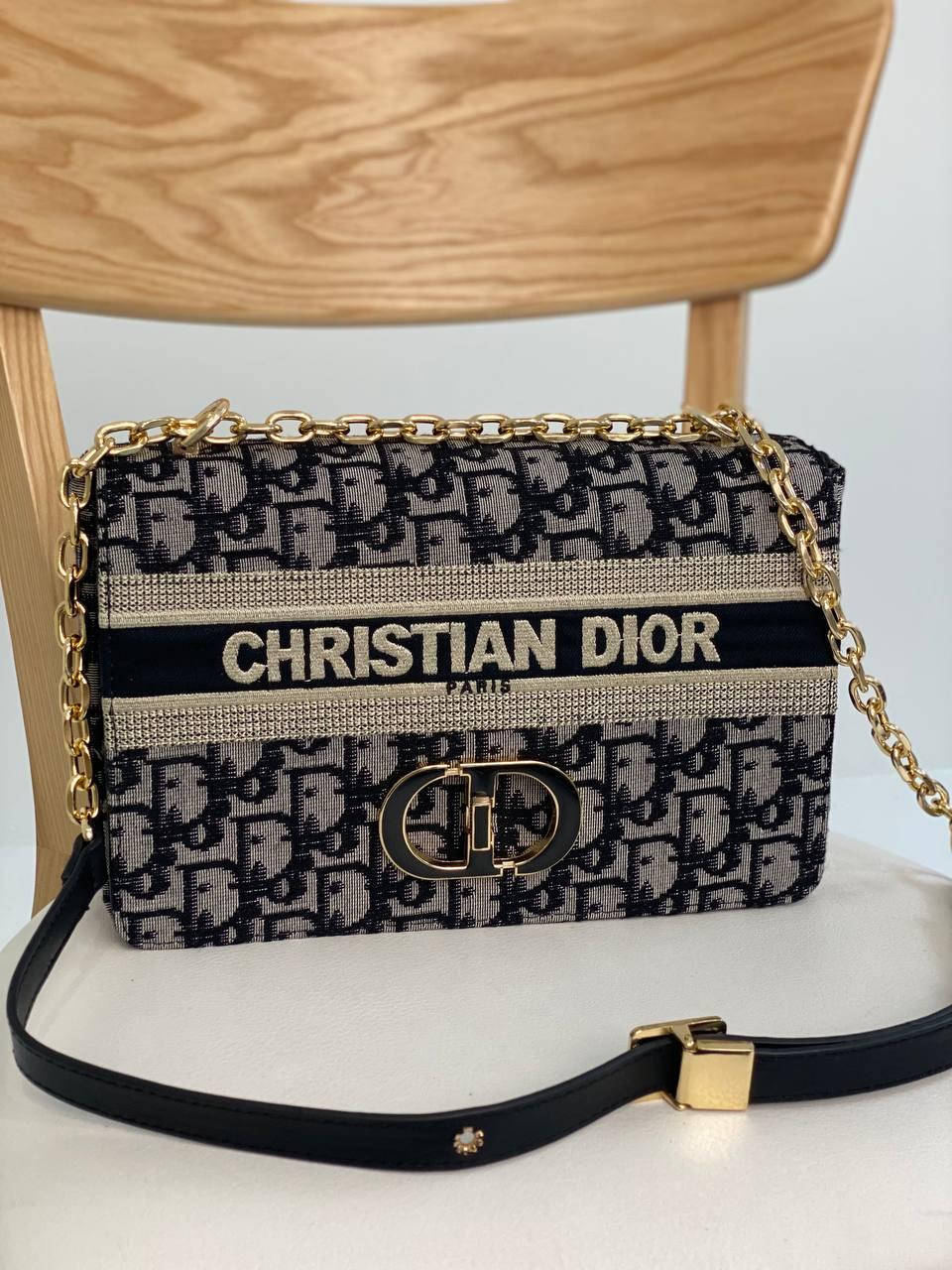 Сумка женская CHRISTIAN DIOR COUTURE HANDBAG /Кристиан Диор серая на плечо сумочка женская кожаная стильная, Черный
Сумка женская CHRISTIAN DIOR COUTURE HANDBAG /Кристиан Диор серая на плечо сумочка женская кожаная стильная, Черный