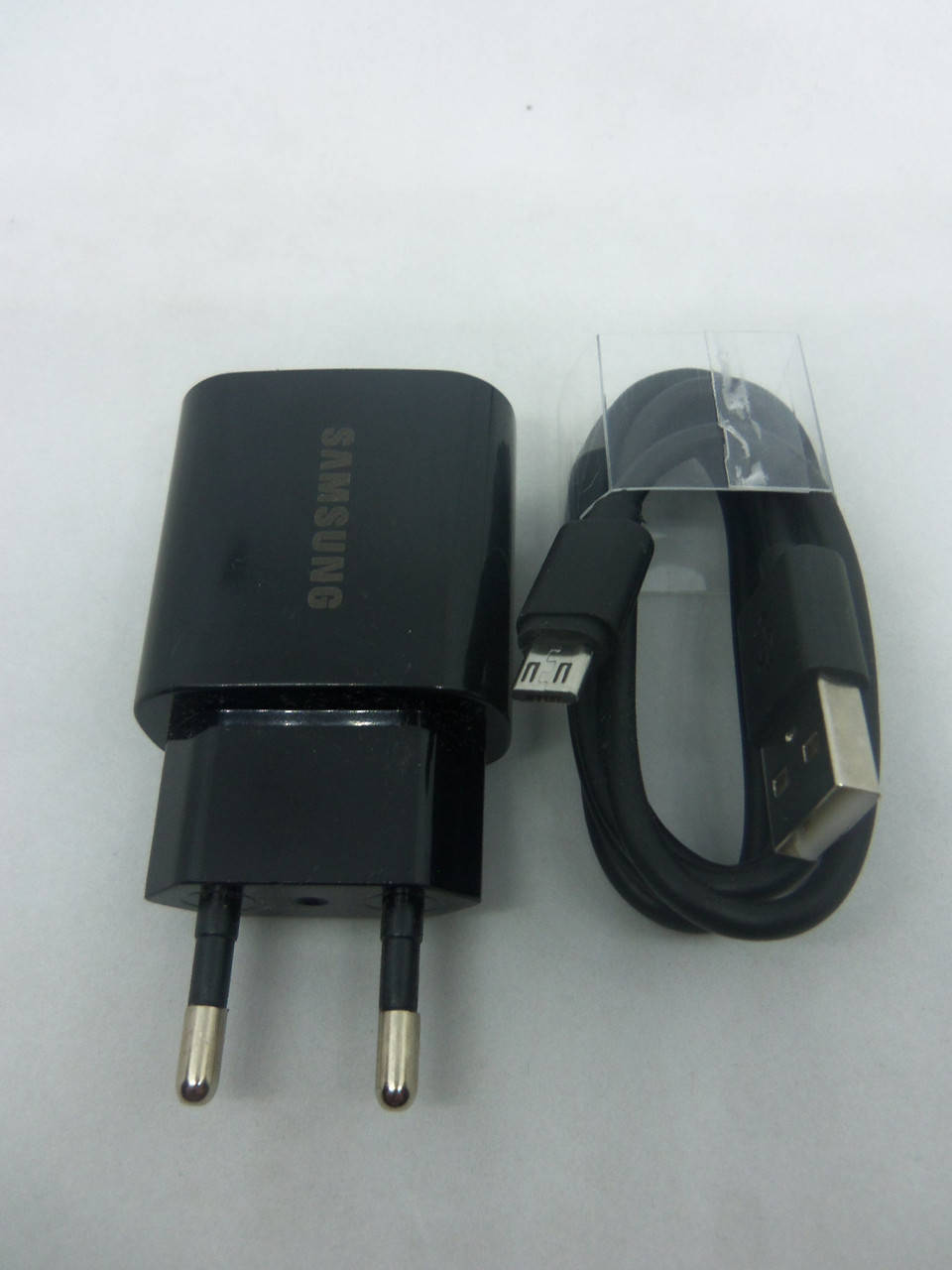 Сетевое зарядное устройство EP-TA600 Fast Charger 5V 9V 2A с кабелем micro USB цвет черный
Сетевое зарядное устройство EP-TA600 Fast Charger 5V 9V 2A с кабелем micro USB цвет черный