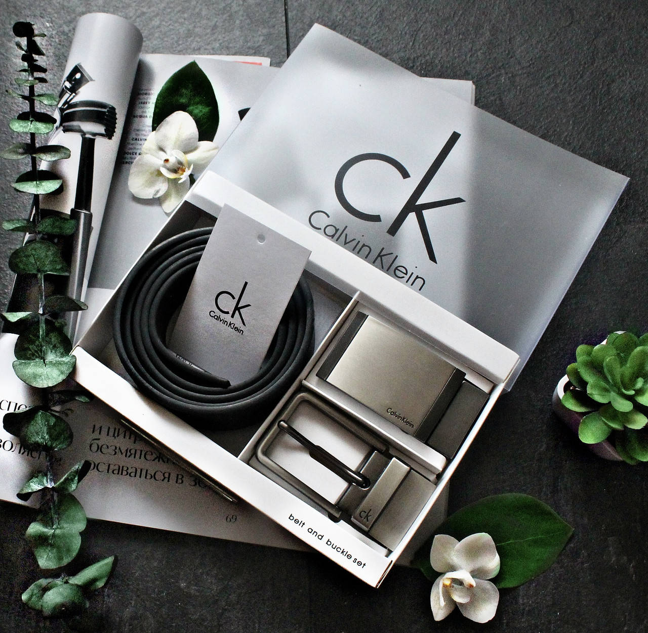 Мужской ремень Calvin Klein из натуральной кожи (кожаный двухсторонний ремень с двумя сменными пряжками), Разные цвета
Мужской ремень Calvin Klein из натуральной кожи (кожаный двухсторонний ремень с двумя сменными пряжками), Разные цвета