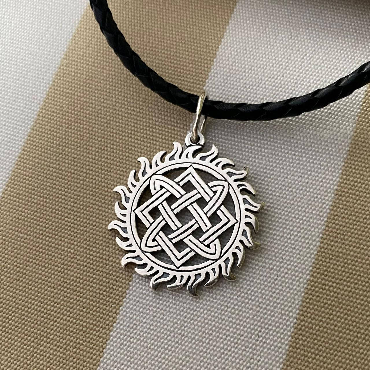 "Звезда Лады-Богородицы в Солнце" - славянский оберег, диаметр 30мм, серебро 925 пробы
"Звезда Лады-Богородицы в Солнце" - славянский оберег, диаметр 30мм, серебро 925 пробы