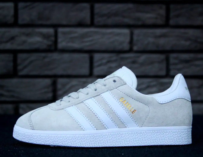 Кроссовки женские Adidas Gazelle серые с белым Адидас Газель натуральная замша прошиты. Код KD-11245, Серый
Кроссовки женские Adidas Gazelle серые с белым Адидас Газель натуральная замша прошиты. Код KD-11245, Серый