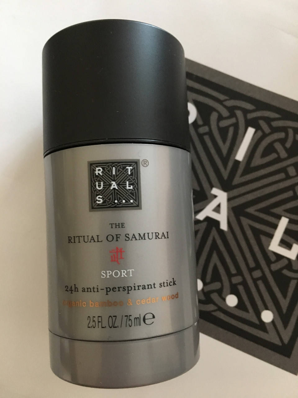 Антиперспирант стик The Ritual of Samurai Sport от Rituals 75 мл Нидерланды (Оригинал)
Антиперспирант стик The Ritual of Samurai Sport от Rituals 75 мл Нидерланды (Оригинал)