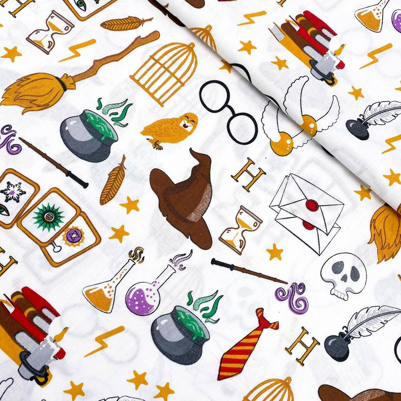 Польская хлопковая ткань "Магия вне Хогвартса", Разные цвета
Польская хлопковая ткань "Магия вне Хогвартса", Разные цвета