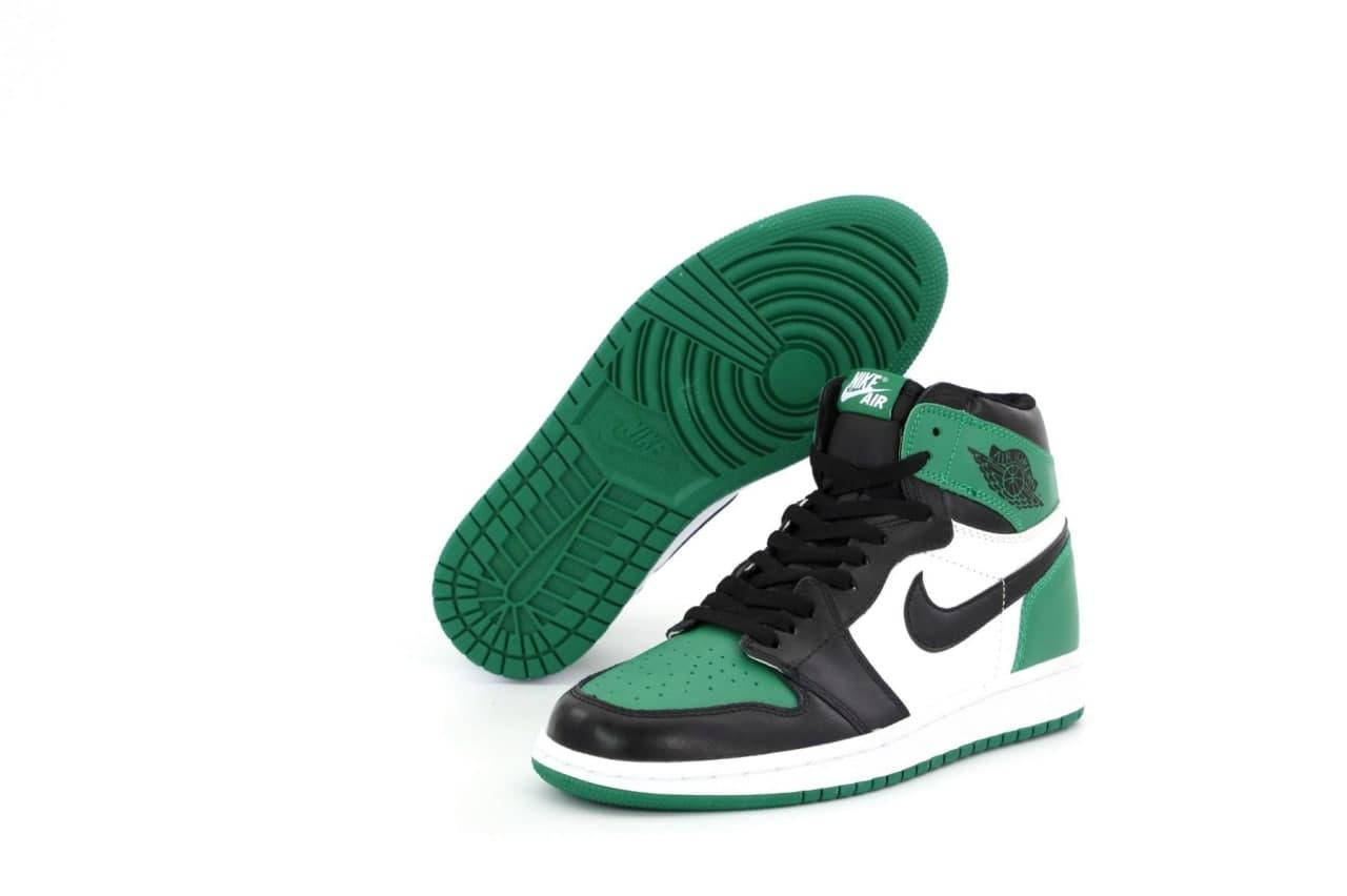 Высокие баскетбольные кроссовки Nike Air Jordan 1 Mid Black Green Retro (Найк Аир Джордан черно-зеленые), Зелёный
Высокие баскетбольные кроссовки Nike Air Jordan 1 Mid Black Green Retro (Найк Аир Джордан черно-зеленые), Зелёный