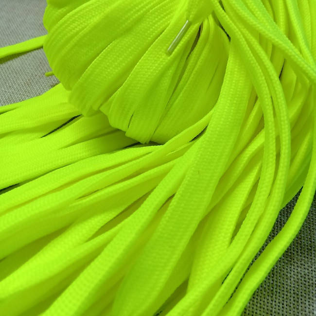 Шнурок плоский 10 мм, 100 см., ярко-желтый.
Шнурок плоский 10 мм, 100 см., ярко-желтый.