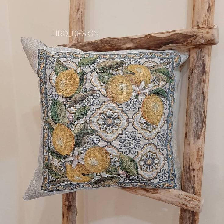 Декоративная наволочка из гобелена (45 х 45 см), Разные цвета
Декоративная наволочка из гобелена (45 х 45 см), Разные цвета