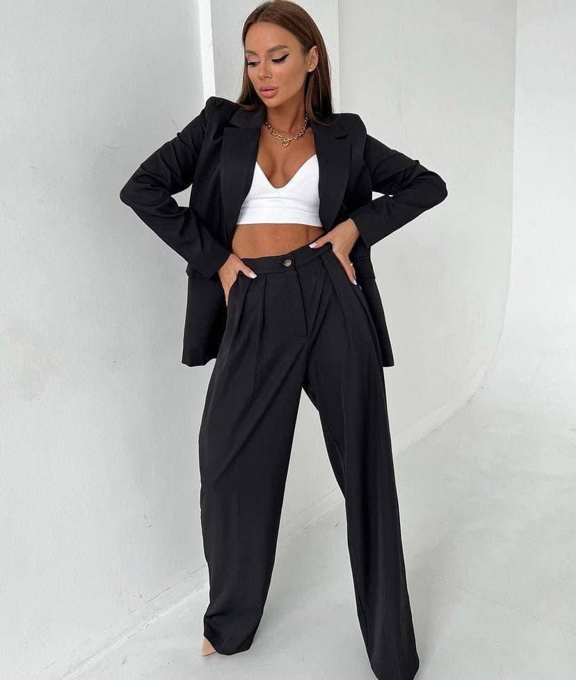 Женский брючный классический костюм двойка прямой с высокой посадкой брюки клёш деловой офисный черный 46/48
Женский брючный классический костюм двойка прямой с высокой посадкой брюки клёш деловой офисный черный 46/48