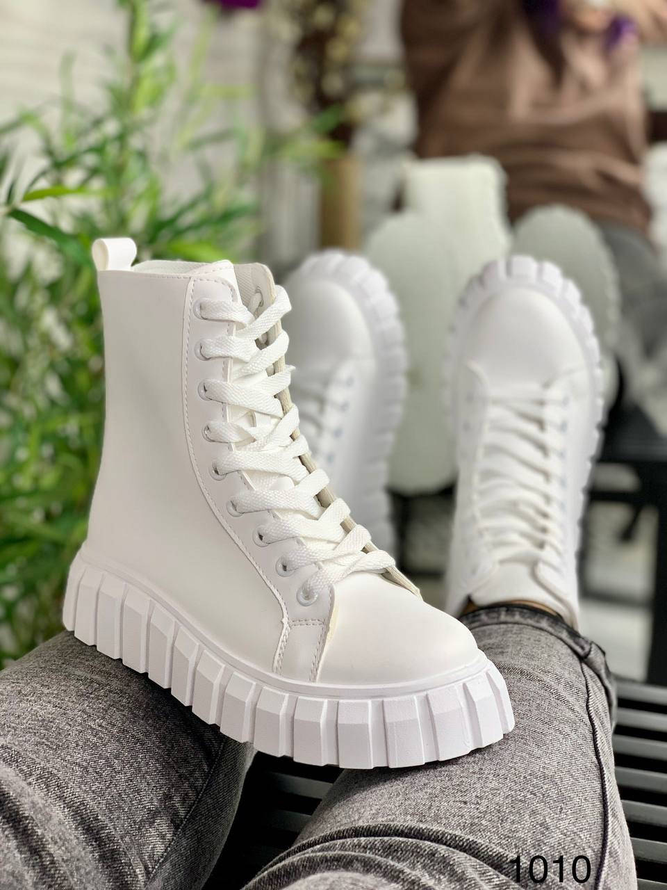 Белые ботинки на модной подошве демисезонные женские РАСПРОДАЖА, Белый
Белые ботинки на модной подошве демисезонные женские РАСПРОДАЖА, Белый