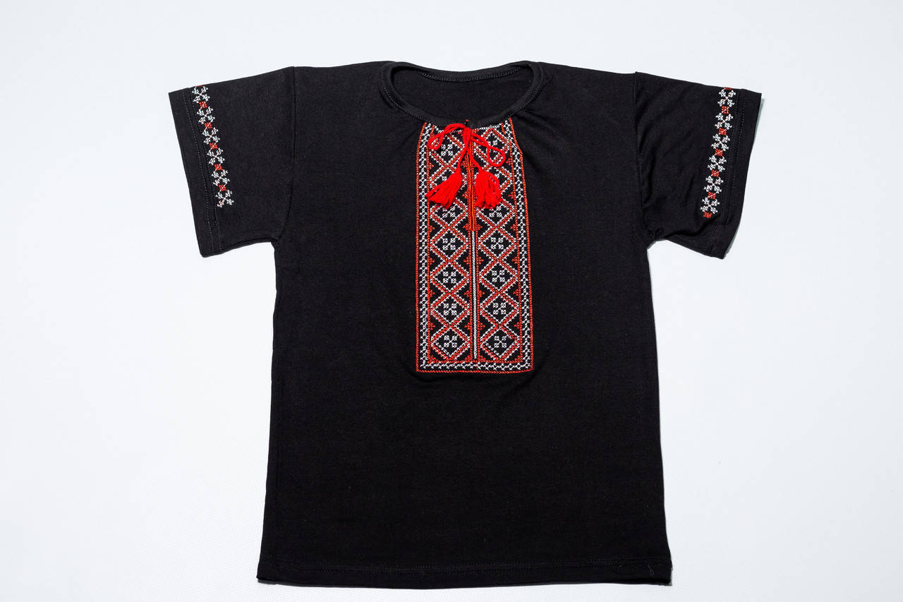 Вышиванка для мальчика с коротким рукавом 
Вышиванка для мальчика с коротким рукавом