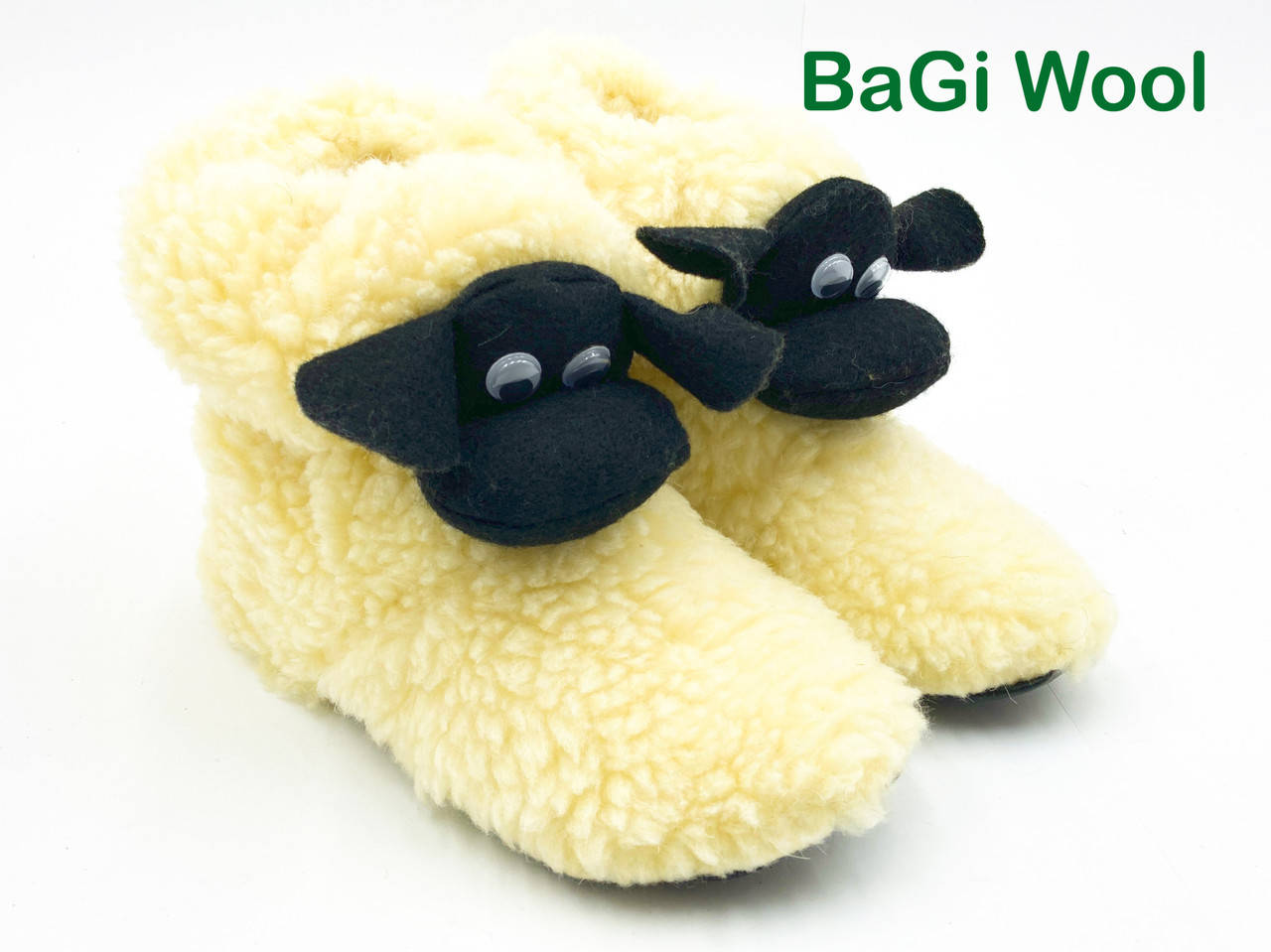 Чуни из шерсти барашек Шон 
Чуни из шерсти барашек Шон