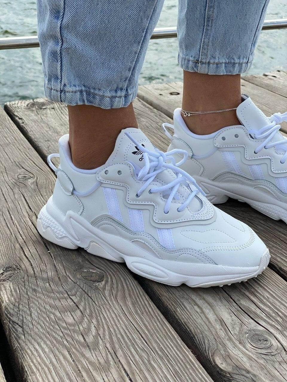 Кожаные белые кроссовки Adidas Ozweego Triple White (Адидас Озвиго демисезонные женские и мужские размеры), Белый
Кожаные белые кроссовки Adidas Ozweego Triple White (Адидас Озвиго демисезонные женские и мужские размеры), Белый