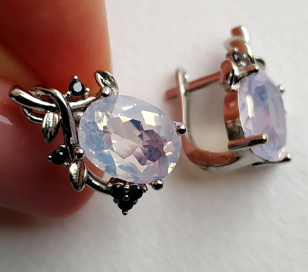 Редкость Серьги с натуральным бразильским лавандовым аметистом 4.87 ct и черной шпинелью
Редкость Серьги с натуральным бразильским лавандовым аметистом 4.87 ct и черной шпинелью