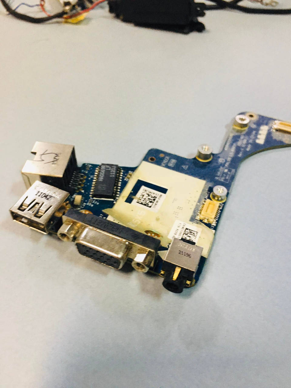Плата розширення Audio, VGA, USB, LAN для ноутбука Dell Latitude E6420 (CN-0CYXNG, LS-6591P), Б/В
Плата розширення Audio, VGA, USB, LAN для ноутбука Dell Latitude E6420 (CN-0CYXNG, LS-6591P), Б/В