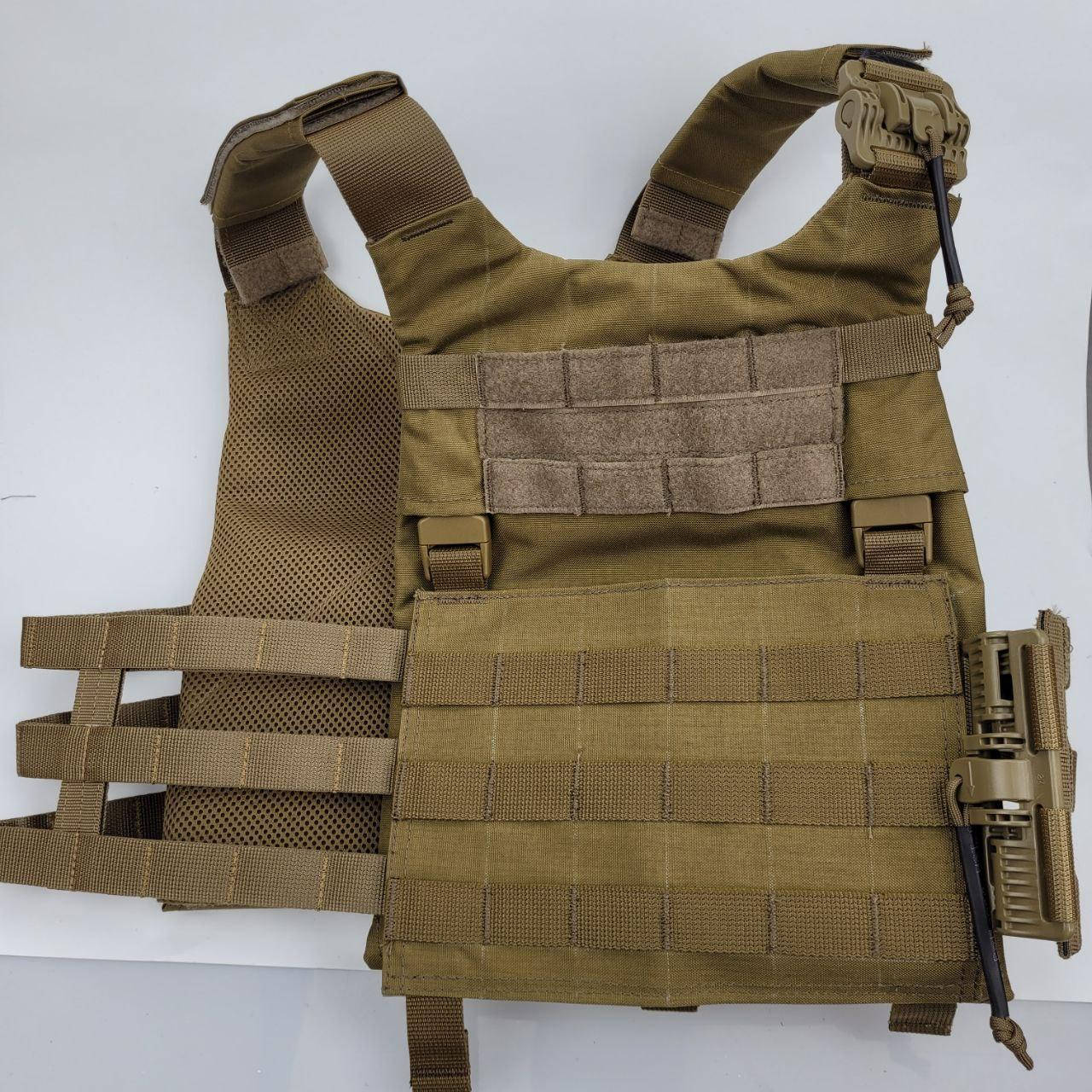 Плитоноска военно тактический жилет под плиты 30×25 с эвакуацией стропа и кардура Германия, Койот
Плитоноска военно тактический жилет под плиты 30×25 с эвакуацией стропа и кардура Германия, Койот