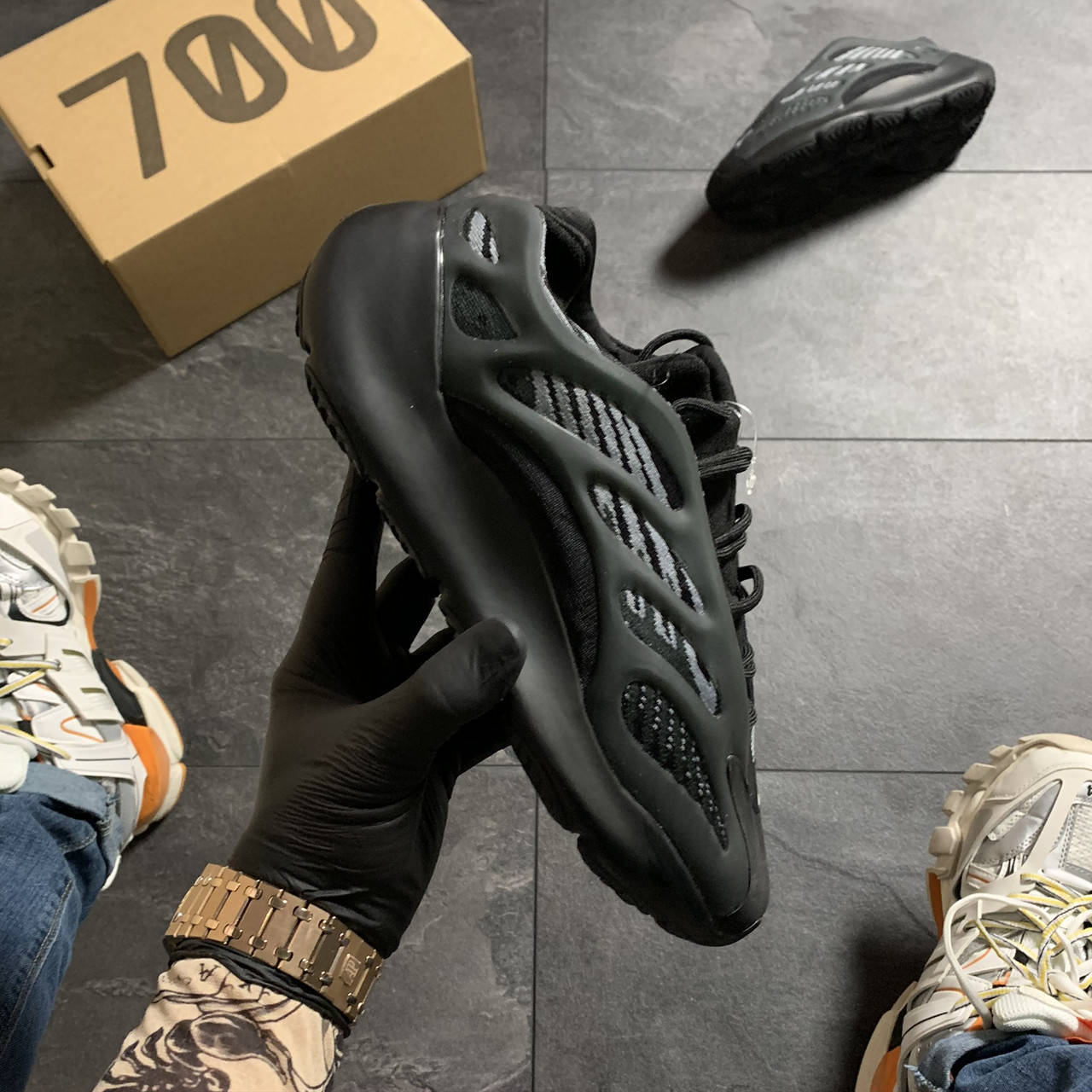 Мужские кроссовки Adidas Yeezy 700 V3 Black, мужские кроссовки адидас изи буст 700, Черный
Мужские кроссовки Adidas Yeezy 700 V3 Black, мужские кроссовки адидас изи буст 700, Черный