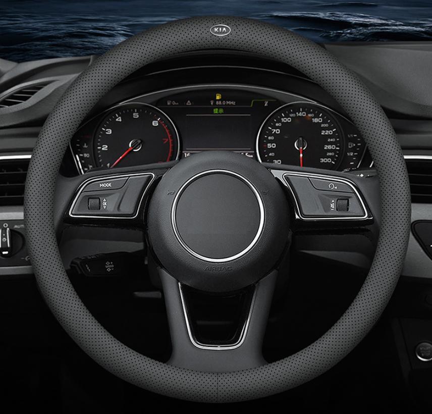 Чехол оплетка на руль Lux Cool с логотипом натуральной кожи для автомобиля Kia, Черный
Чехол оплетка на руль Lux Cool с логотипом натуральной кожи для автомобиля Kia, Черный