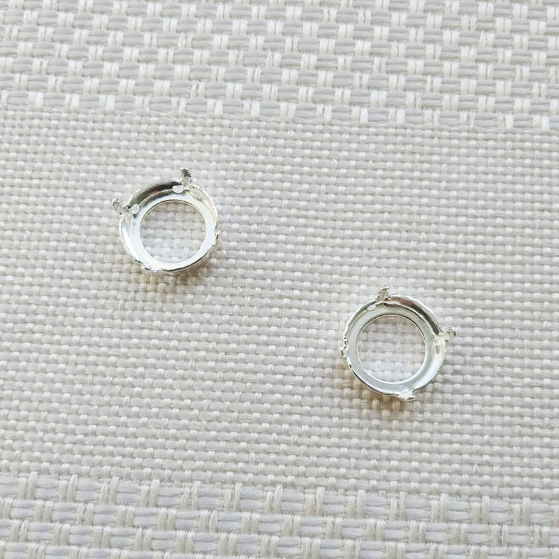 Оправа для риволи 12 мм, Германия, цвет серебро
Оправа для риволи 12 мм, Германия, цвет серебро