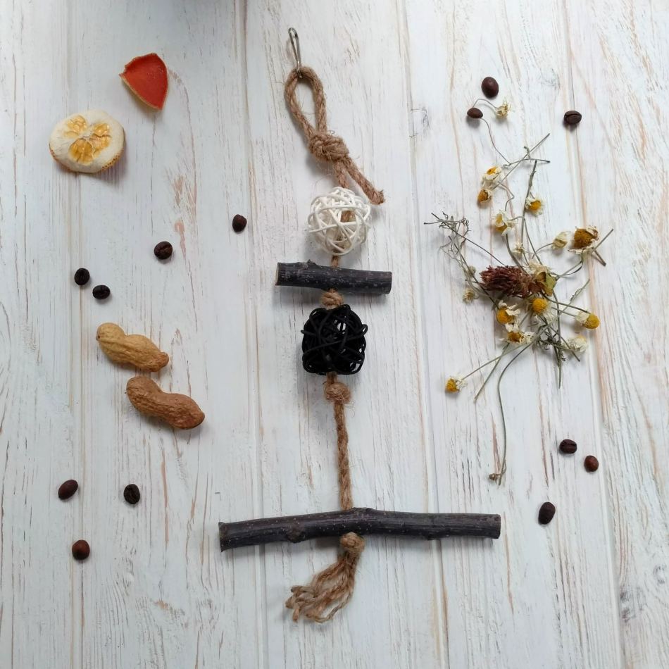 Качеля-погрызушка для попугаев натуральное дерево, с шариками 35см Zelena Zoo
Качеля-погрызушка для попугаев натуральное дерево, с шариками 35см Zelena Zoo