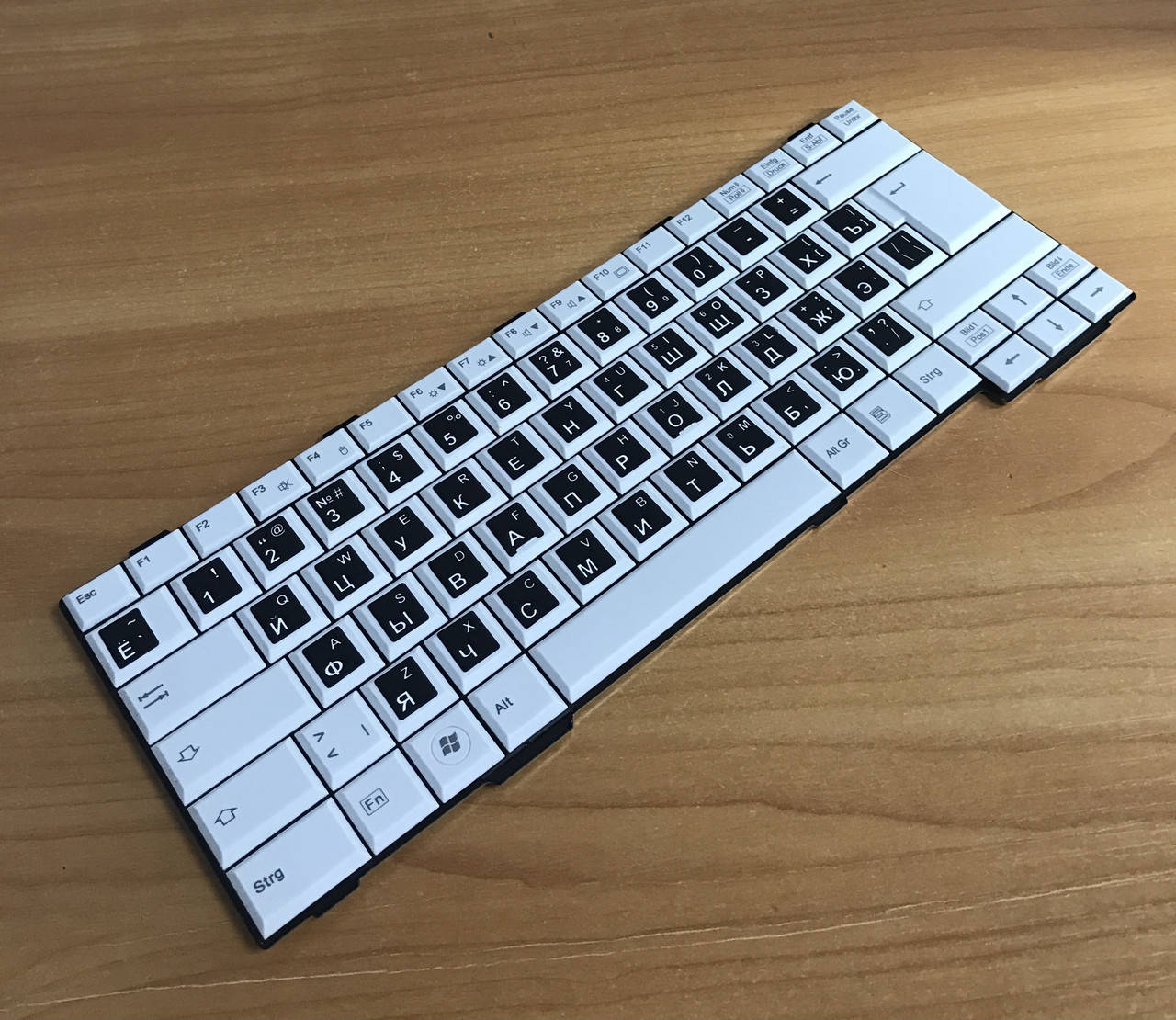 Б/У Оригинальная клавиатура Fujitsu S760, E752, S761 , S762 , CP474611-01 , CP474611 , CP474618-01.
Б/У Оригинальная клавиатура Fujitsu S760, E752, S761 , S762 , CP474611-01 , CP474611 , CP474618-01.