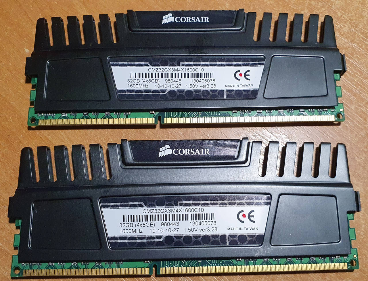 Оперативная память Corsair Vengeance 16GB (2 x 8GB) DDR3-1600 MHz (PC3-12800) (CMZ32GX3M4X1600C10) XMP
Оперативная память Corsair Vengeance 16GB (2 x 8GB) DDR3-1600 MHz (PC3-12800) (CMZ32GX3M4X1600C10) XMP