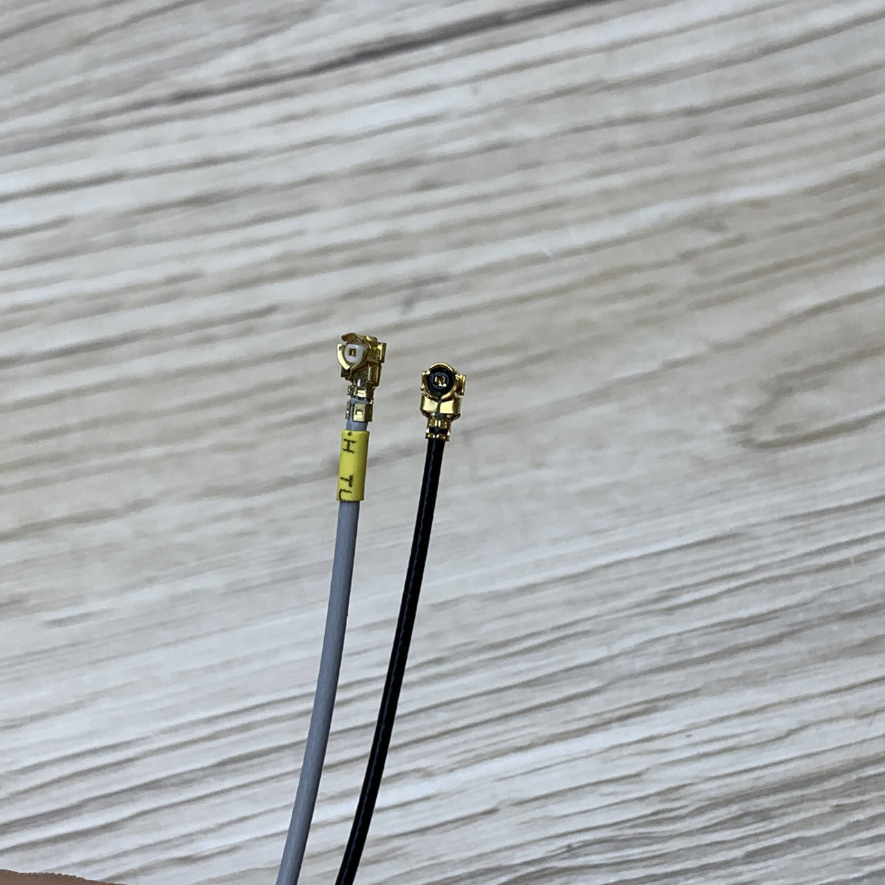 Антенны для подключения wi-fi универсальная 2,4 и 5ГГц (комплект) (коннектор IPEX 1 (Mini pcie) 41 и 61 см нов
Антенны для подключения wi-fi универсальная 2,4 и 5ГГц (комплект) (коннектор IPEX 1 (Mini pcie) 41 и 61 см нов