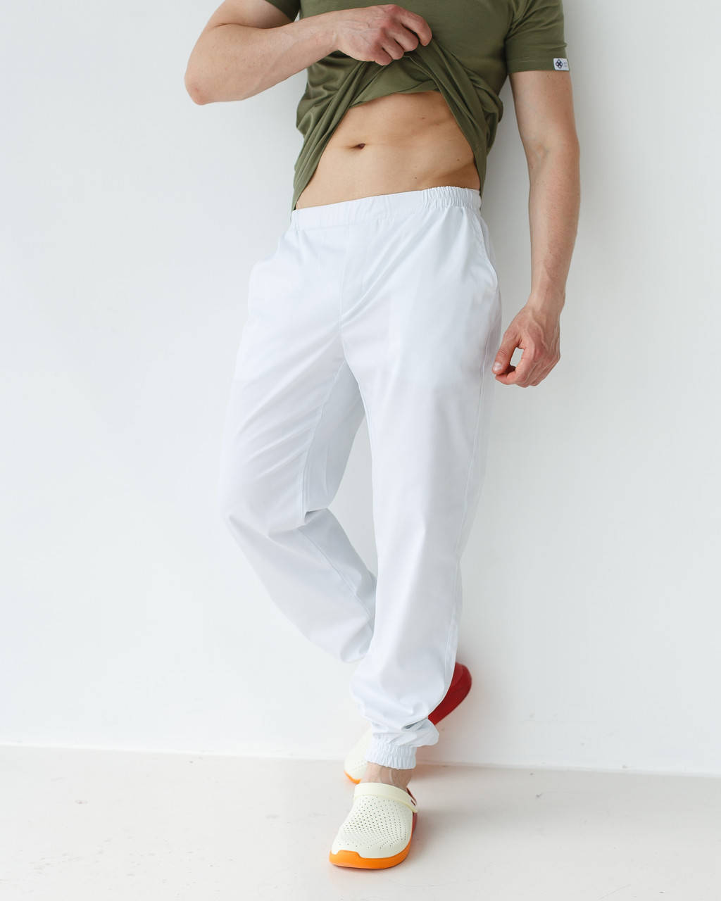 Медицинские мужские джоггеры белые
Медицинские мужские джоггеры белые