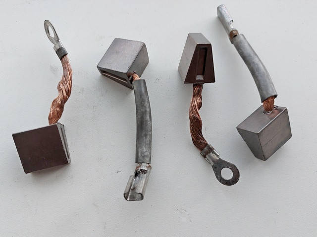 Щетки стартера МТЗ (трапеция) 002-05+002-02
Щетки стартера МТЗ (трапеция) 002-05+002-02