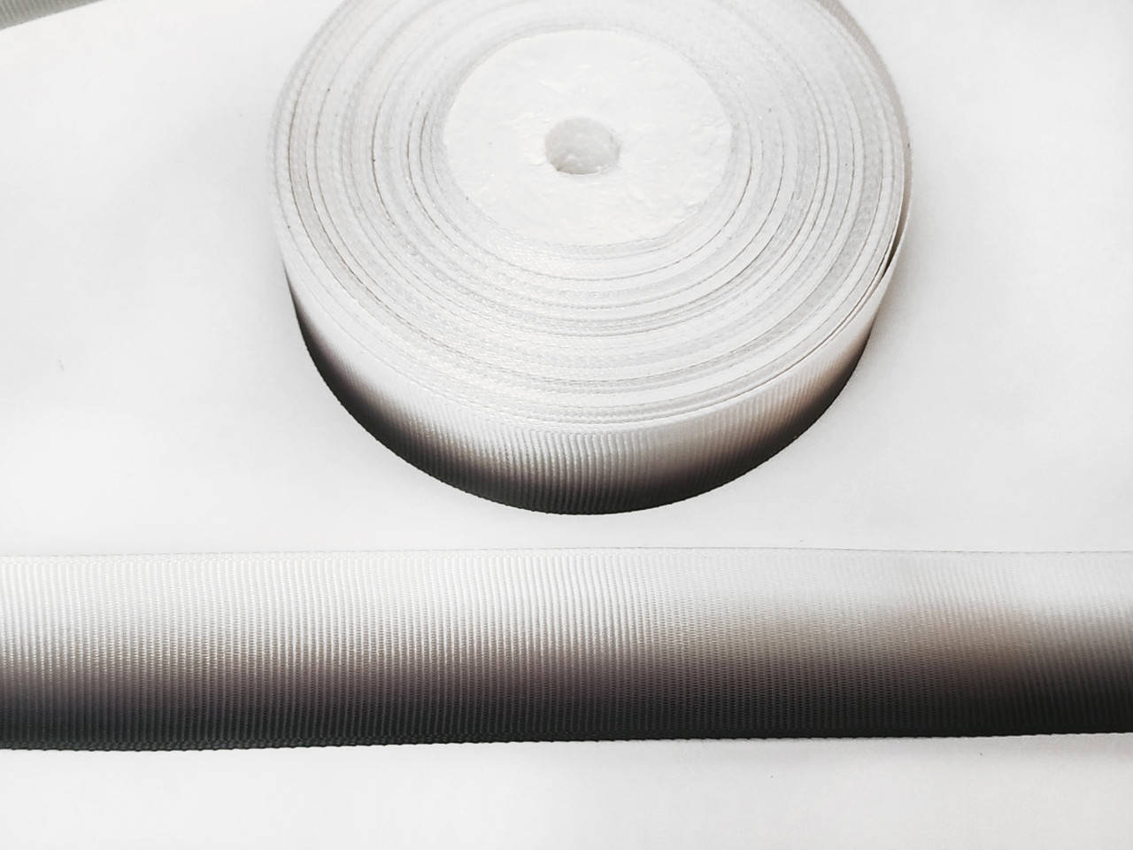 Лента репсовая 2,5 см "Градиент" черно-белый
Лента репсовая 2,5 см "Градиент" черно-белый