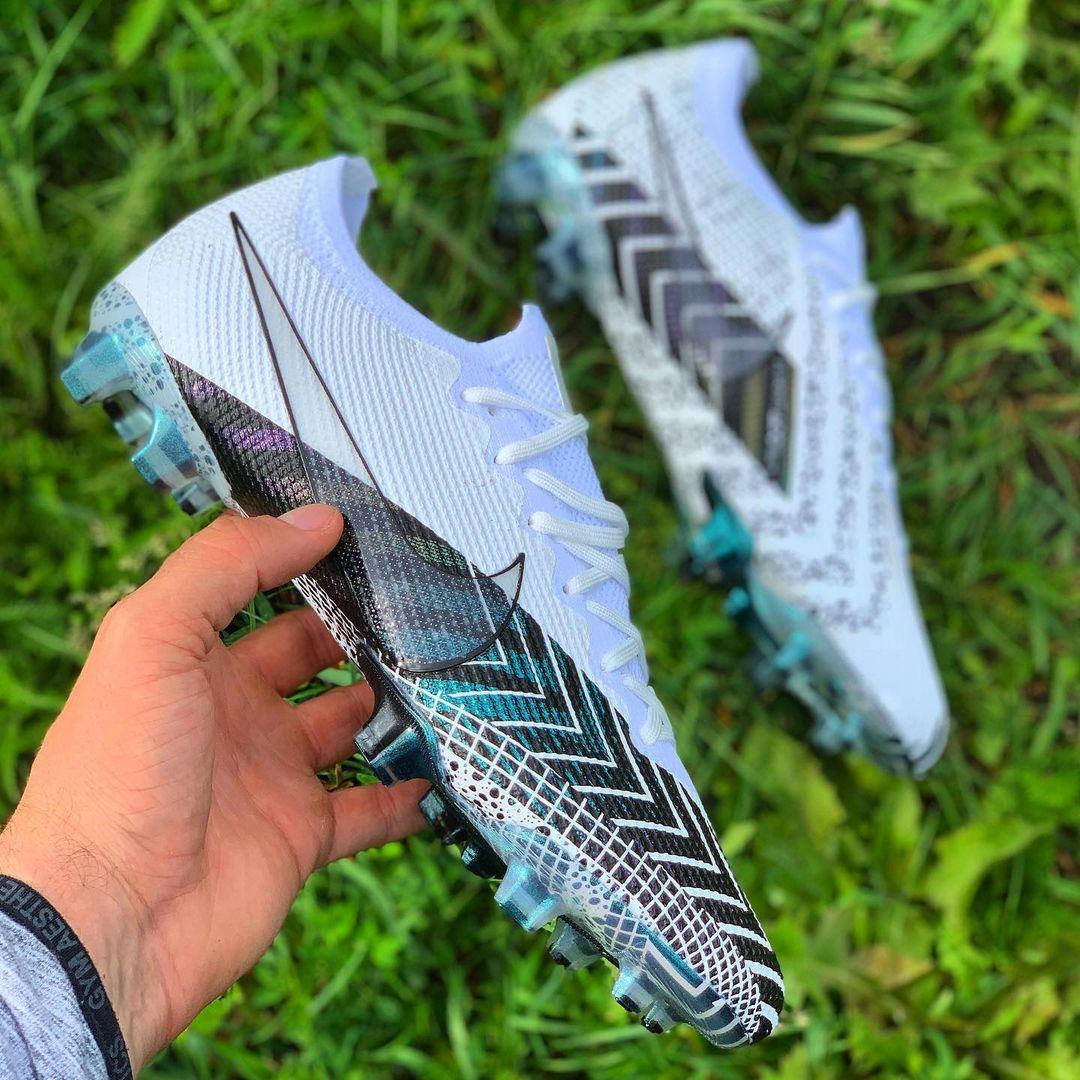 Бутсы Nike Mercurial Vapor 13 Elite MDS FG футбольная обувь бутсы найк меркуриал вапор 13, Черный
Бутсы Nike Mercurial Vapor 13 Elite MDS FG футбольная обувь бутсы найк меркуриал вапор 13, Черный