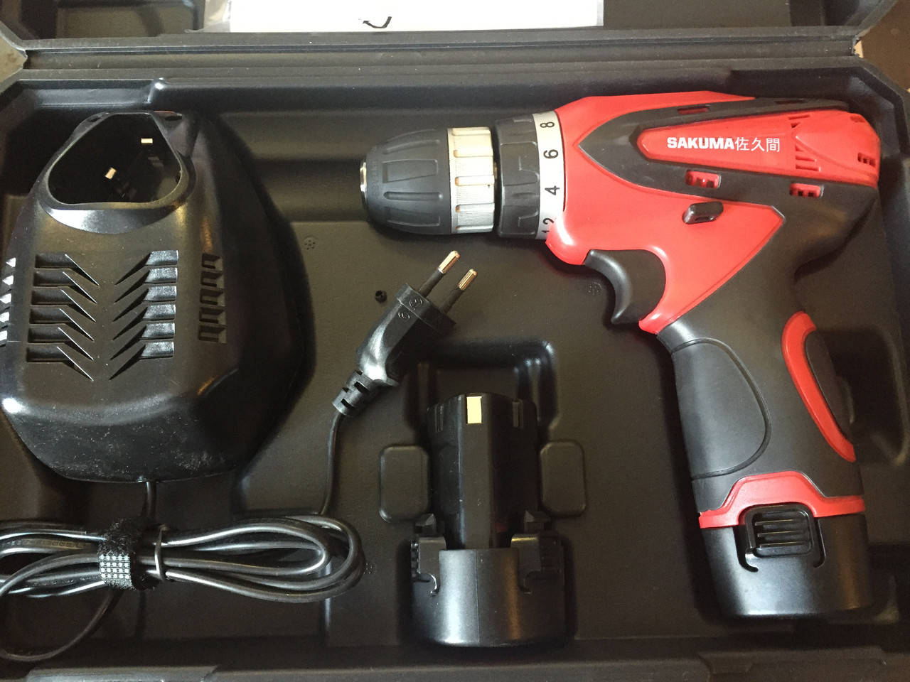 Аккумуляторный шуруповерт Sakuma SD1203+ 
Аккумуляторный шуруповерт Sakuma SD1203+