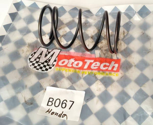 Пружина вариатора (торкдрайвера) Honda DIO, ZX, TACT, LEAD, 4T GY6 50 (1200RPM) "MotoTech" Taiwan
Пружина вариатора (торкдрайвера) Honda DIO, ZX, TACT, LEAD, 4T GY6 50 (1200RPM) "MotoTech" Taiwan