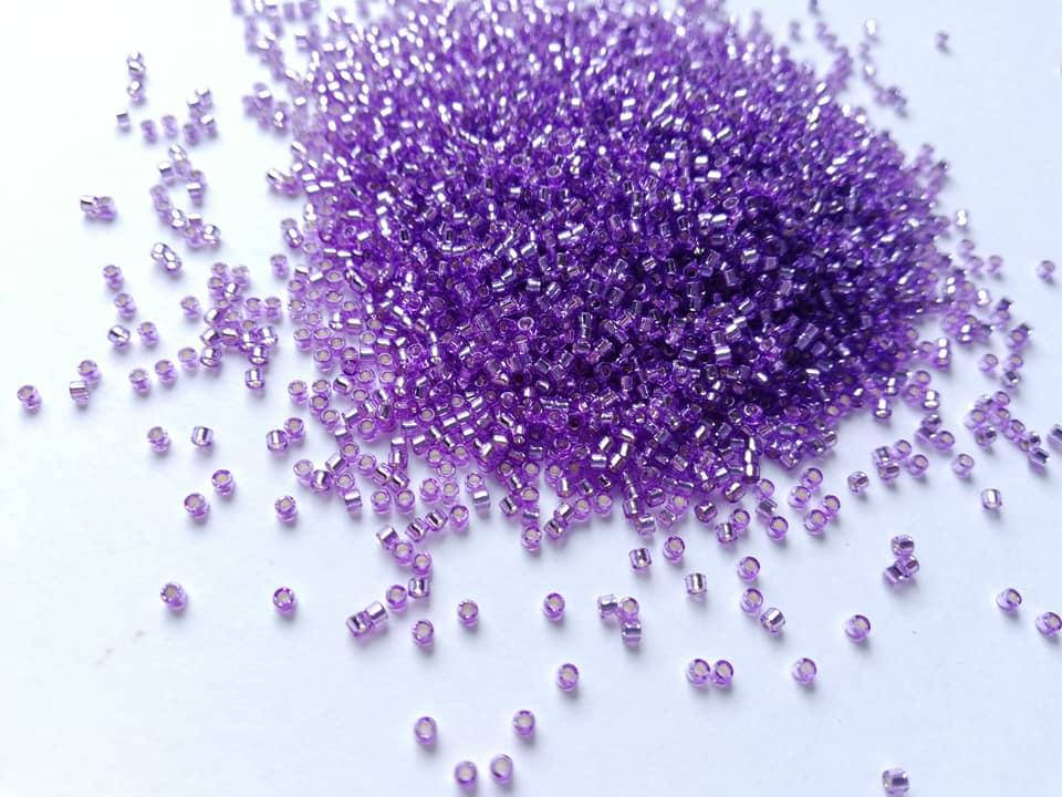 Японський бісер Miyuki Delica 11/0 DB1343 Silver Lined Lavender Dyed