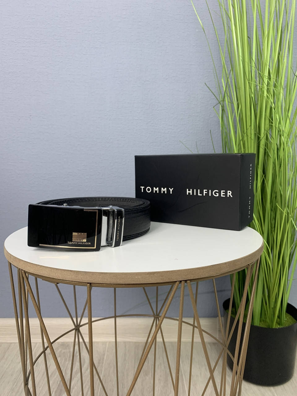 Мужской кожаный ремень Tommy Hilfiger Томми Хилфигер Черный Классический Стильный Солидный Качественный
Мужской кожаный ремень Tommy Hilfiger Томми Хилфигер Черный Классический Стильный Солидный Качественный