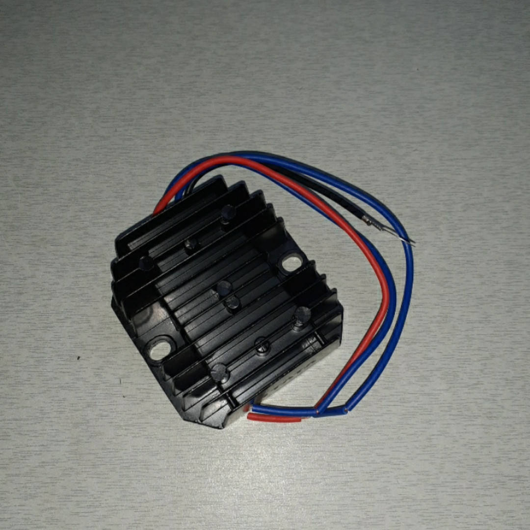 Реле зарядки двигателя 180N тип 2
Реле зарядки двигателя 180N тип 2