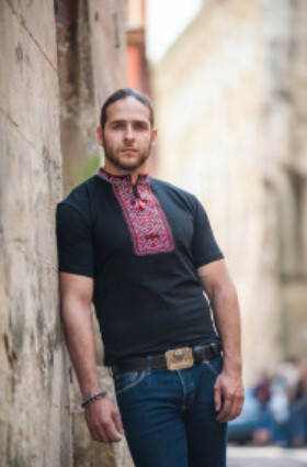 Чоловіча вишита футболка короткий рукав 
Чоловіча вишита футболка короткий рукав