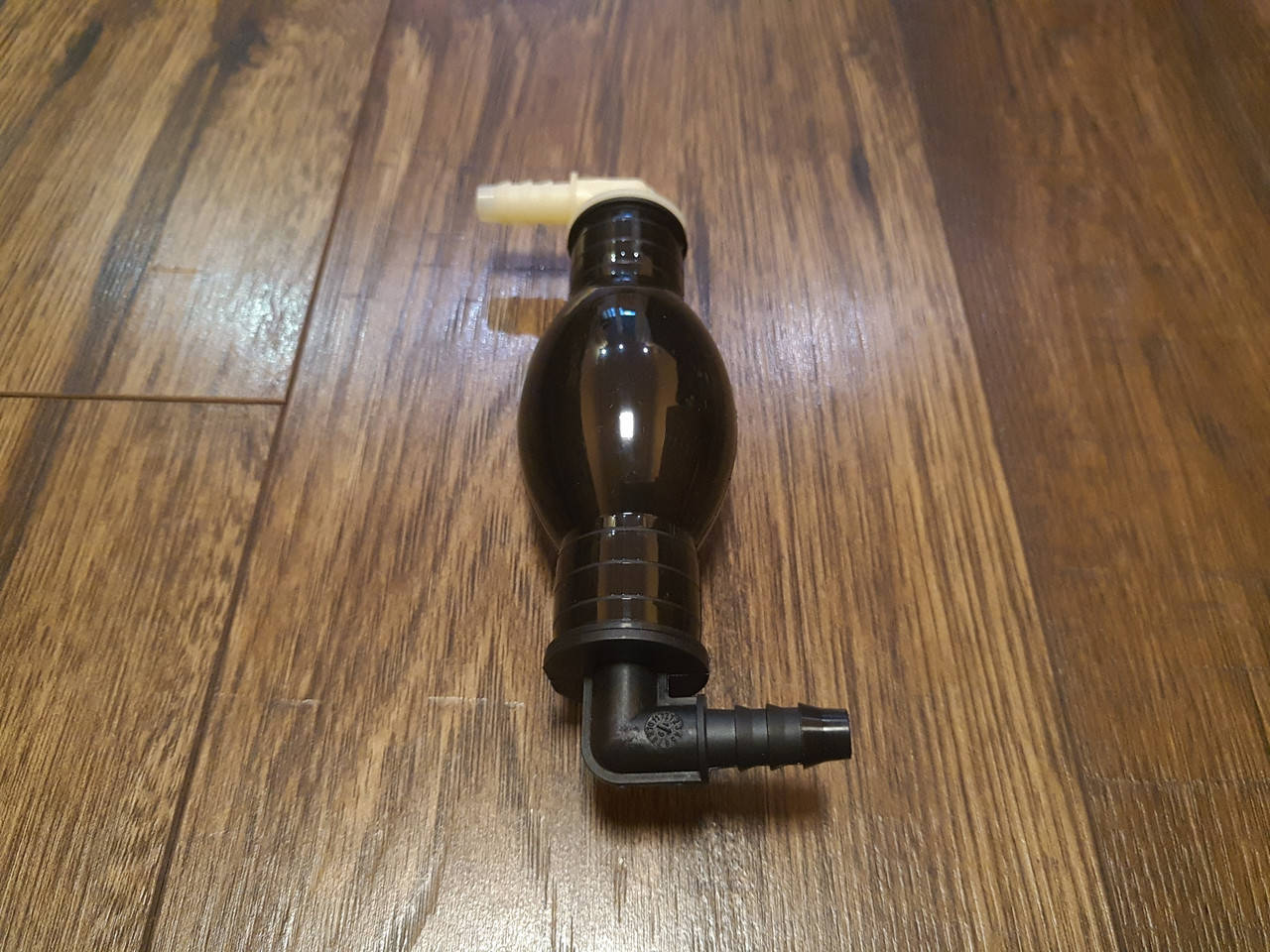 Ручная подкачка топлива (груша) D=10mm (вход = 90*/ выход = 90*) в противоположные сторны
Ручная подкачка топлива (груша) D=10mm (вход = 90*/ выход = 90*) в противоположные сторны