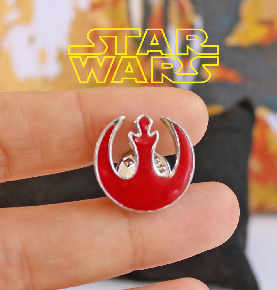 Брошь пин значок Star Wars Звездные войны
Брошь пин значок Star Wars Звездные войны