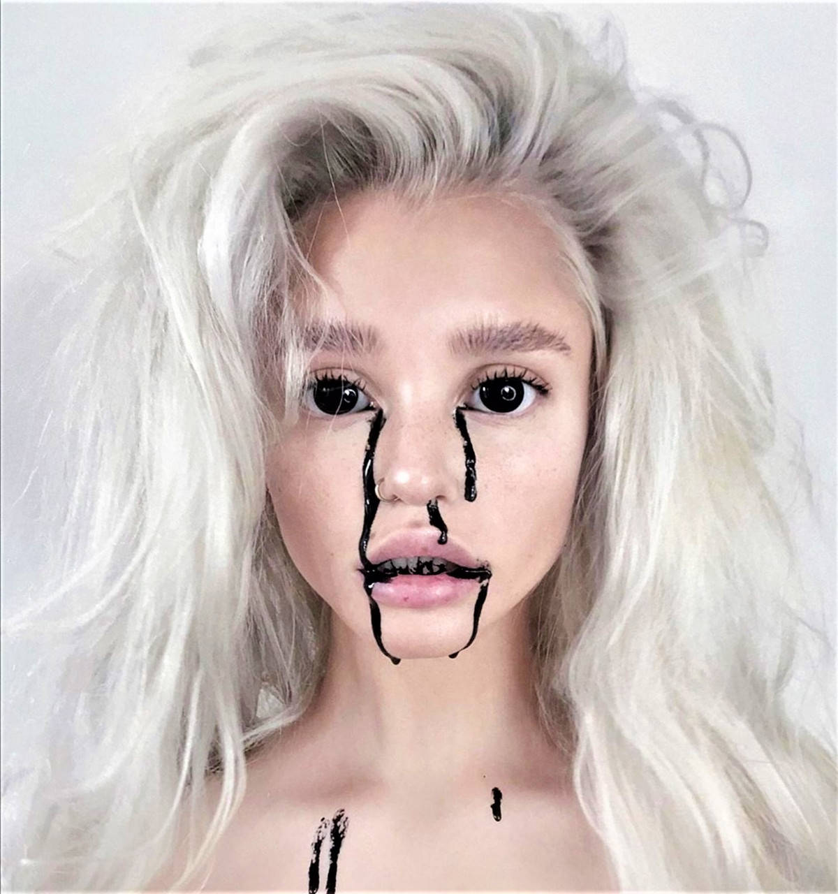 Черные линзы для глаз. Сплошные черные линзы. Мини склеры. Черные контактные линзы. Черные линзы. Фулблек 
Черные линзы для глаз. Сплошные черные линзы. Мини склеры. Черные контактные линзы. Черные линзы. Фулблек