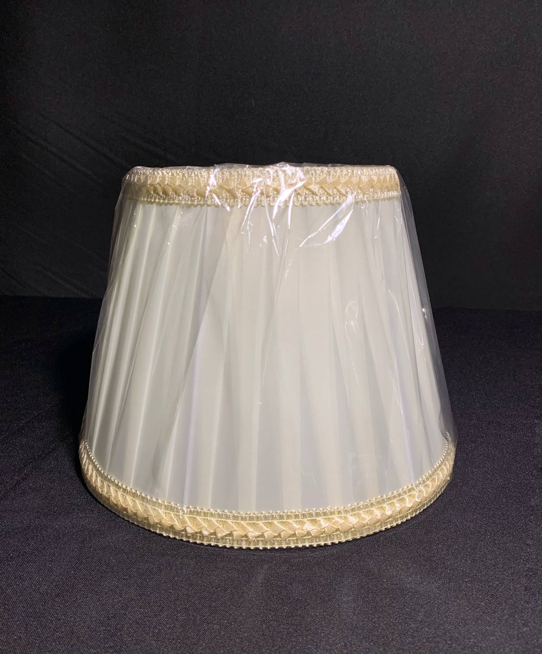 Тканевый абажур 25см под широкий цоколь Е27 молочный, Кофе с молоком 
Тканевый абажур 25см под широкий цоколь Е27 молочный, Кофе с молоком