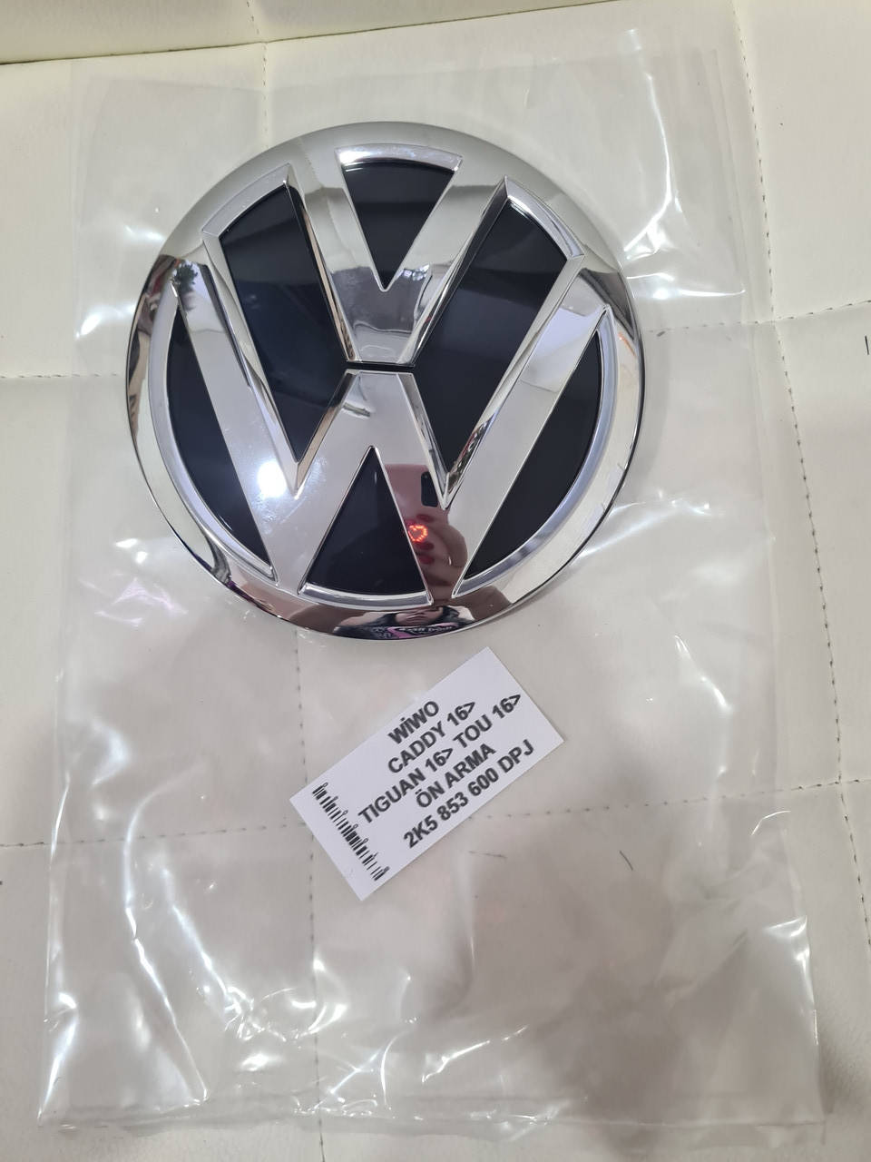 Эмблема значок на решетку радиатора Volkswagen VW CADDY" 16-TIGUAN 16-/TOU 16 (D=149) ,2K5 853 600 DPJ
Эмблема значок на решетку радиатора Volkswagen VW CADDY" 16-TIGUAN 16-/TOU 16 (D=149) ,2K5 853 600 DPJ