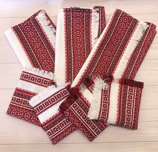 Вінчальний набір рушників, 7 позицій: 2 рушники на ікони, 1 для перев'язування рук, 4 серветки
Вінчальний набір рушників, 7 позицій: 2 рушники на ікони, 1 для перев'язування рук, 4 серветки