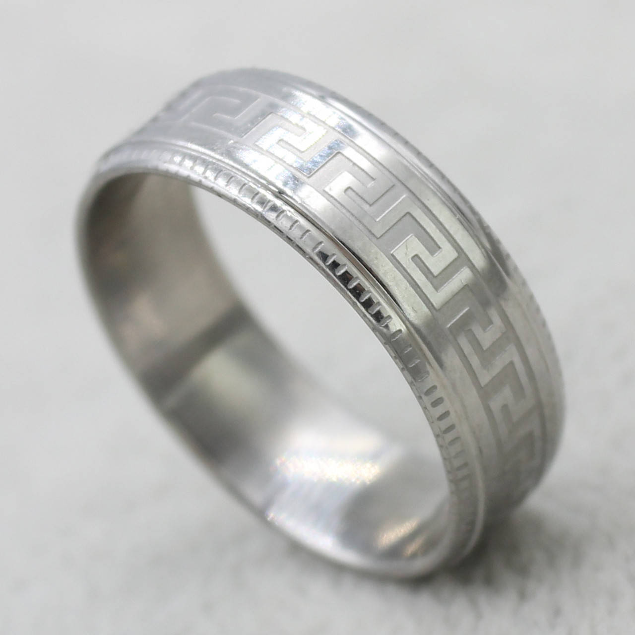 Кольцо серебристое из ювелирной медицинской стали от Stainless Steel марка 316L ширина 6 мм версаче
Кольцо серебристое из ювелирной медицинской стали от Stainless Steel марка 316L ширина 6 мм версаче