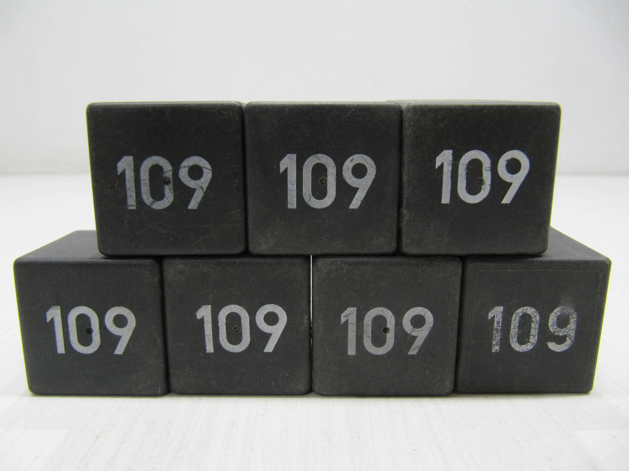 Реле №109 топливного насоса Фольксваген Шкода Оригинал 357 906 381 А (1J0 906 381 A)
Реле №109 топливного насоса Фольксваген Шкода Оригинал 357 906 381 А (1J0 906 381 A)
