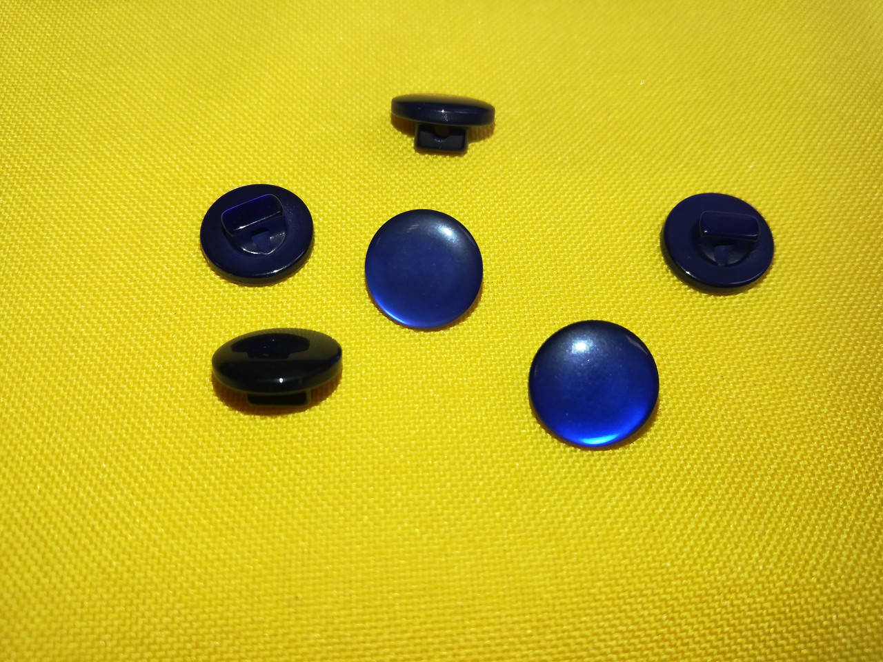 Пуговица на ножке плоская №18/12 мм (144 шт, цвет синий)
Пуговица на ножке плоская №18/12 мм (144 шт, цвет синий)