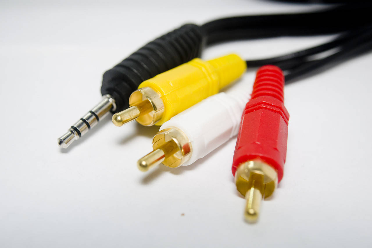 Кабель 3RCA-3.5mm Тюльпан - AUX 1.5m 
Кабель 3RCA-3.5mm Тюльпан - AUX 1.5m