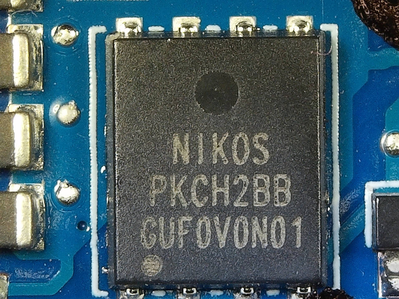 PKCH2BB PKCH288 DFN5X6 QFN8 микросхема с HELA15_N18E_80W_MB оригинал с разборки 4шт. цена за 1шт.
PKCH2BB PKCH288 DFN5X6 QFN8 микросхема с HELA15_N18E_80W_MB оригинал с разборки 4шт. цена за 1шт.