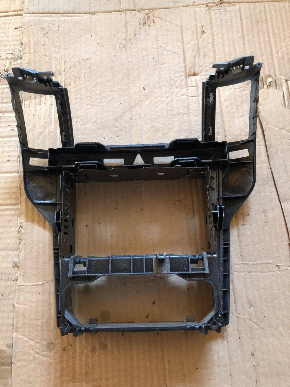 Накладка рамки центральной консоли рамка радио 13162556 13162544 Opel Zafira B A05 запчасти б\у шрот
Накладка рамки центральной консоли рамка радио 13162556 13162544 Opel Zafira B A05 запчасти б\у шрот