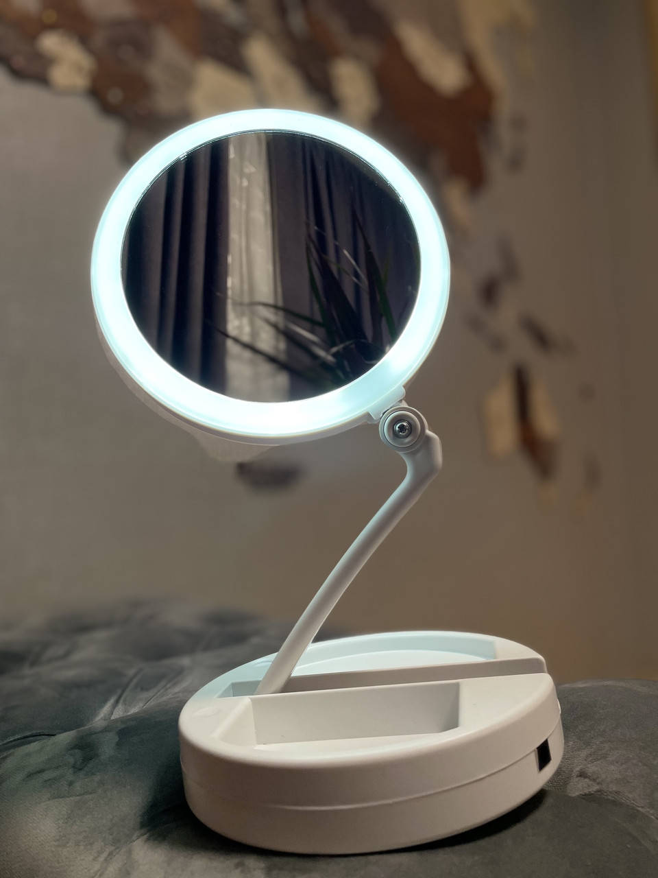 Складное косметическое зеркало для макияжа круглое увеличительное 10X My Fold Away Mirror с LED подсветкой
Складное косметическое зеркало для макияжа круглое увеличительное 10X My Fold Away Mirror с LED подсветкой
